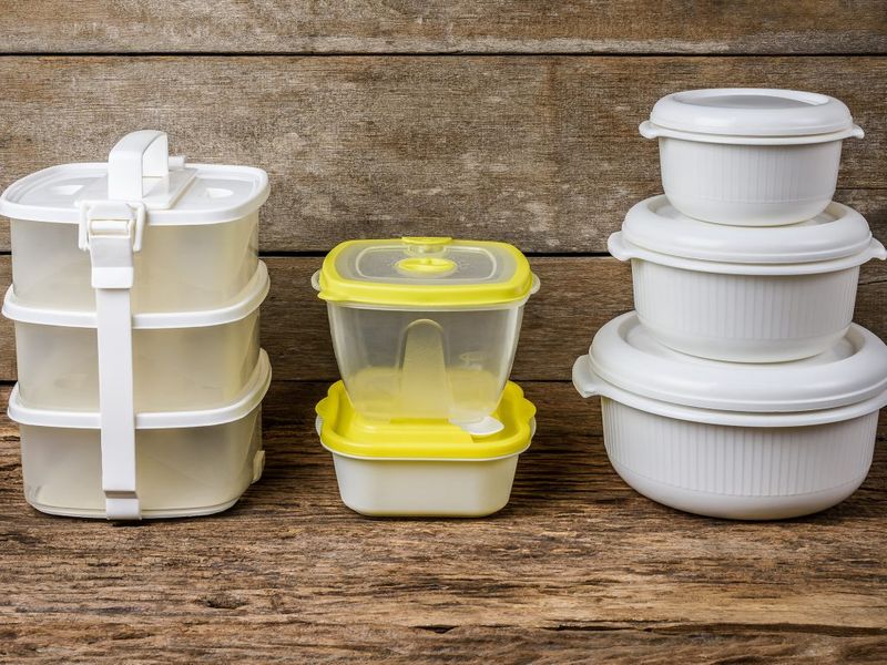 how-to-clean-plastic-containers-mmj-real-estate